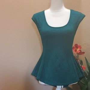 ⚘Purple Snow ~ Top with Scoop neck